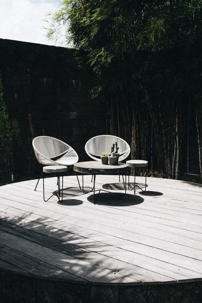 Photo "Top 5 Outdoor Furniture Brands You Should Know in 2025"