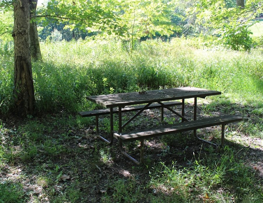 Outdoor island table