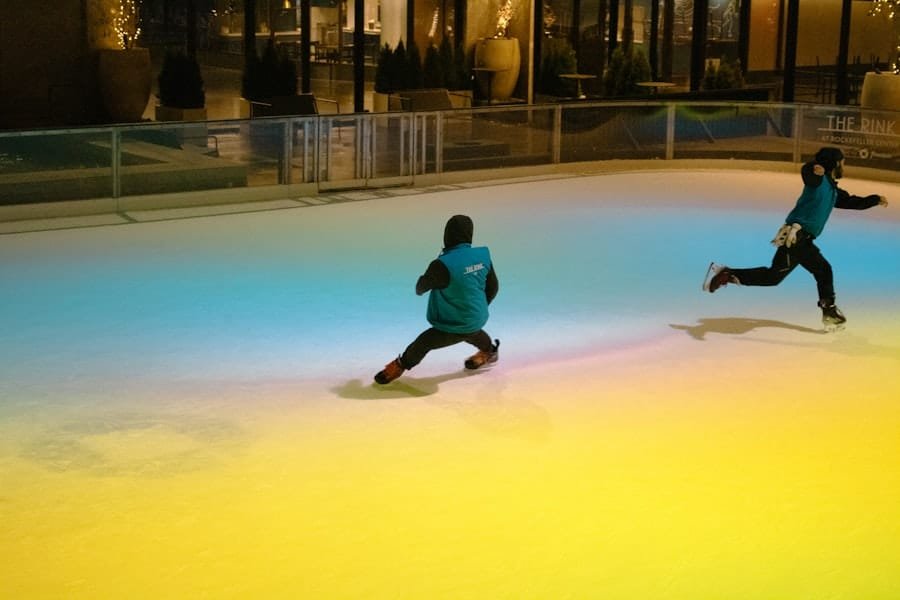 Photo Poolside loungers