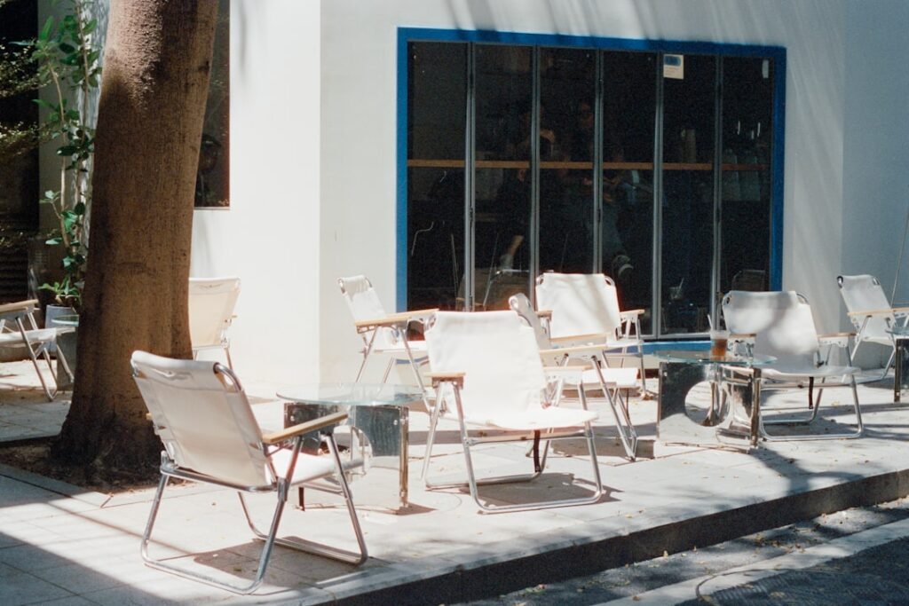 Photo outdoor furniture restaurants cafes