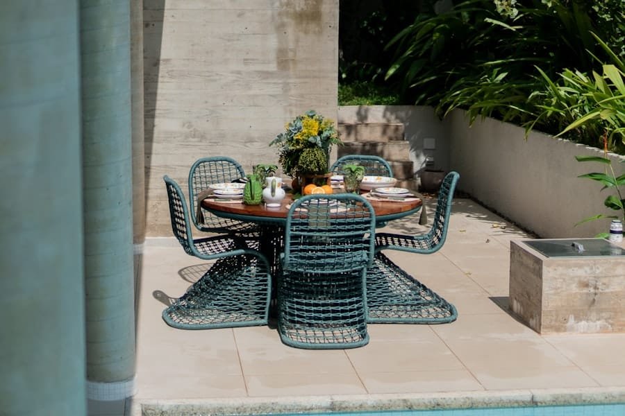 outdoor dining sets,
