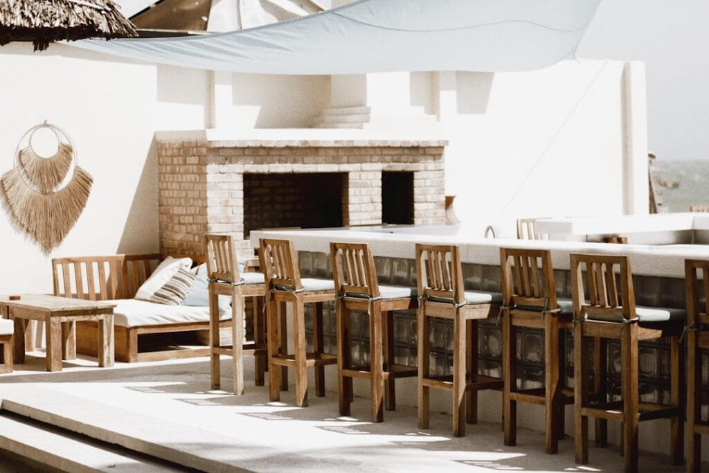 Photo teak outdoor furniture