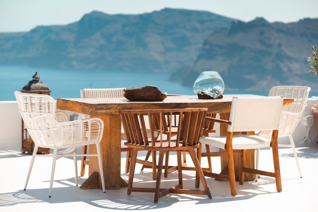 Photo teak outdoor furniture,
